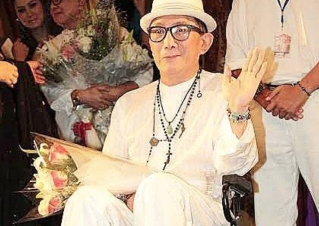 Mau Jadi Desainer Sempat Ditentang Ortu, Ini Sepak Terjang Karier Robby Tumewu