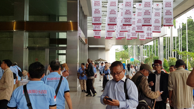 Suasana di depan JCC jelang Pidato Kebangsaan Prabowo Subianto. (Foto: Efira Tamara Thenu/kumparan)