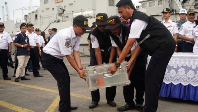 Penerimaan CVR Lion Air oleh KNKT di JICT Tanjung Priok, Jakarta, Senin (14/1/2019). (Foto: Nugroho Sejati/kumparan)