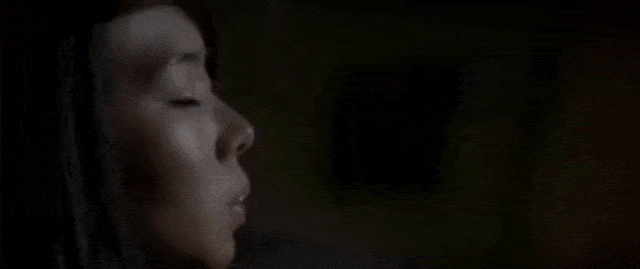 Video klip Isyana Sarasvati dan Rara Sekar, 'Luruh'. (Foto: Youtube/@Isyana Sarasvati)