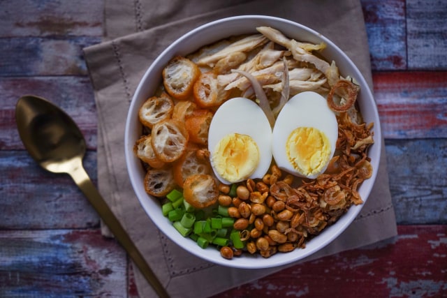 Ilustrasi Bubur Ayam Quinoa. (Foto: Shutterstock)