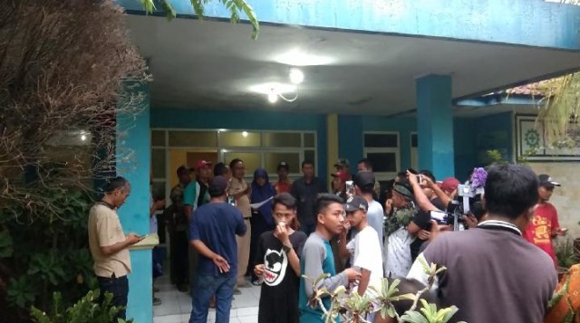 Akibatkan Muntah - Muntah, Puluhan Warga Margasari Geruduk Pabrik Pengolahan Limbah