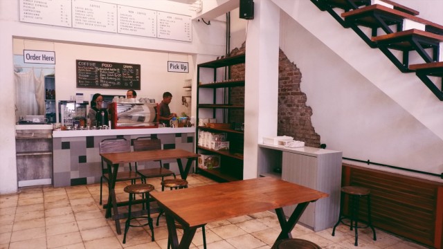 7 Coffee Shop Asyik di Jakarta Barat (7)