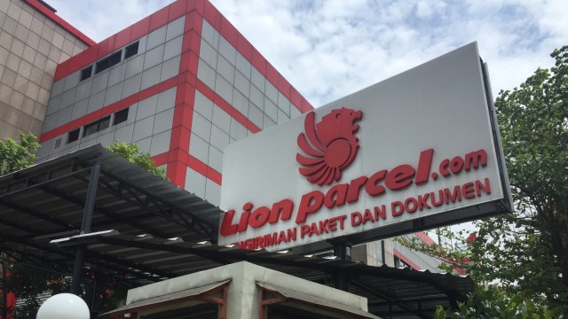 Layanan Lion Ekspres di Kedoya, Jakarta Barat. Foto: Abdul Latif/kumparan