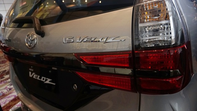 Tampilan belakang Toyota New Avanza Veloz dalam Launching New Avanza and New Veloz di Fairmont Hotel  Jl. Asia Afrika No. 8, Gelora Bung Karno, Jakarta Pusat Foto: Fanny Kusumawardhani/kumparan