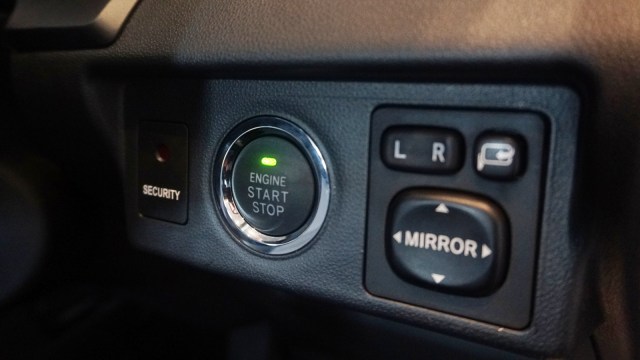 Tampilan dalam Toyota New Avanza Veloz dalam Launching New Avanza and New Veloz di Fairmont Hotel  Jl. Asia Afrika No. 8, Gelora Bung Karno, Jakarta Pusat (Foto: Fanny Kusumawardhani/kumparan)