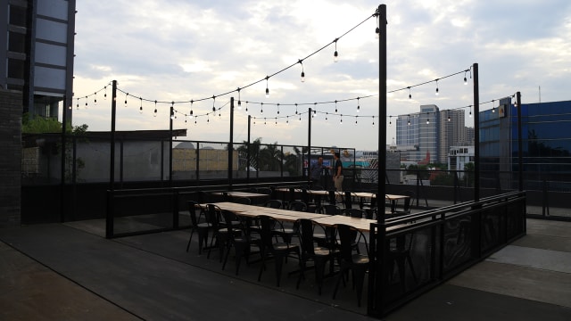 Resto Panhead memberikan pilihan pengunjung untuk memilih suasana. (Foto: Aditia Noviansyah/kumparan)