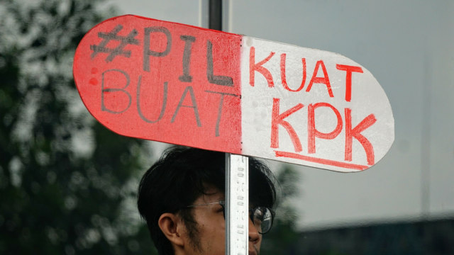 Aksi '#SaveKPK' di depan Gedung KPK, Jakarta, Selasa (15/1/2019). (Foto: Nugroho Sejati/kumparan)