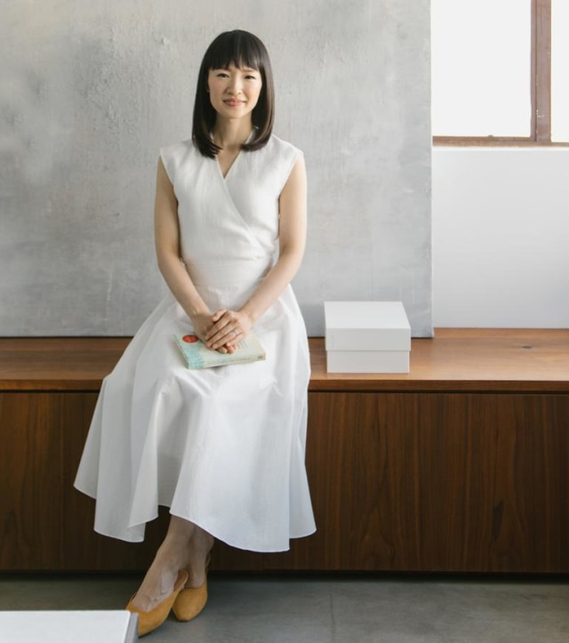 Marie Kondo dengan metode gaya hidup terorganisir KonMari. (Foto: Dok. KonMari)