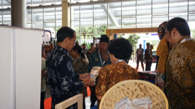 Jokowi Hadiri Peluncuran Program Wirausaha ASN dan Pensiunan BUMN di Sentul. (Foto: Yudhistira Amran Saleh/kumparan)
