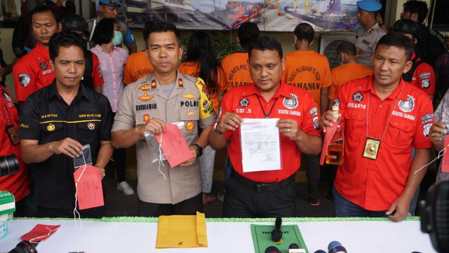 Rilis kasus narkoba yang menjerat artis Aris Idol di Polres Pelabuhan Tanjung Priok, Jakarta, Rabu (16/1/2019). (Foto: Nugroho Sejati/kumparan)