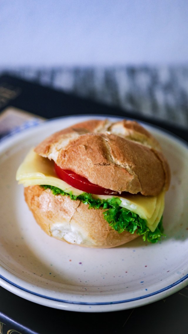 Käse-Tomaten-Brotchen
