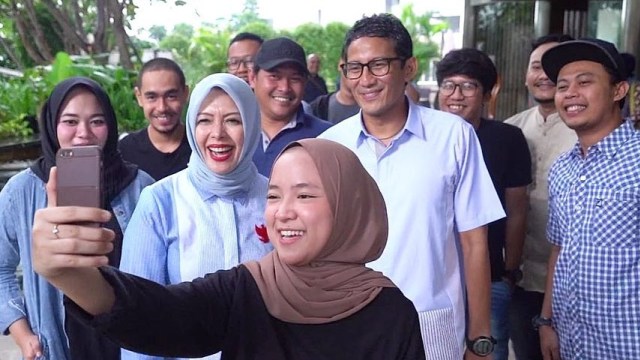Sandiaga Uno dan Nisa Sabyan (Foto: Instagram @sandiuno)