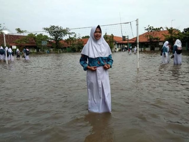 Sekolah Kebanjiran, Ratusan Siswa SMA N 2 Tegal Dipulangkan