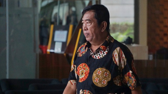 Anggota DPRD Kabupaten Bekasi, Namat Hidayat diperiksa KPK terkait kasus suap ijin proyek Meikarta di Gedung KPK, Jakarta, Jumat (18/1). (Foto: Irfan Adi Saputra/kumparan)