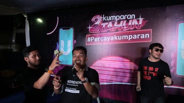 Kemeriahan ulang tahun kumparan saat karaoke bersama. (Foto: Nugroho Sejati/kumparan )