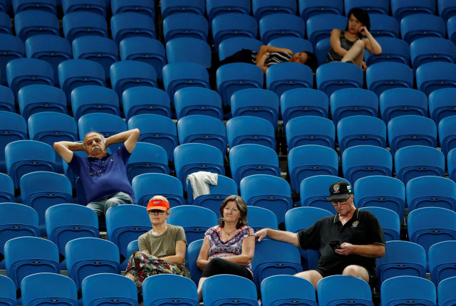 Penonton di laga babak kedua Australia Terbuka 2019 antara Johanna Konta dan Garbine Muguruza. (Foto: REUTERS/Edgar Su)