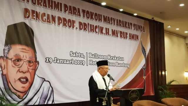 Cawapres 02 Ma'ruf Amin memberikan pidato dalam acara 'Silahturahmi Para Tokoh Masyarakat Sunda' di Bandung. (Foto: Dok. TKN)