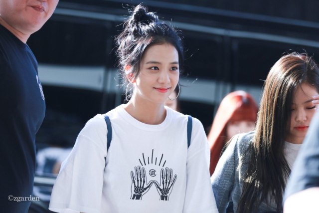 8 Inspirasi Gaya Rambut Manis dari Jisoo BLACKPINK, Bisa Dicoba Nih! (4)