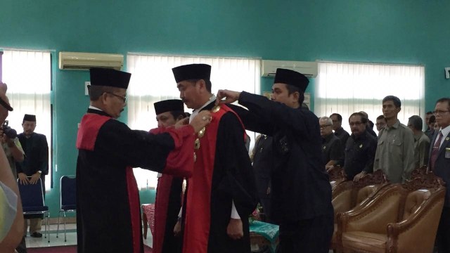 Suasana Pelantikan dan Serah Terima Jabatan Ketua Pengadilan Negeri Semarang dari Purwono Edi Santosa  kepada Sutaji, Senin, (21/1).  (Foto: Afiati Tsalitsati/kumparan)