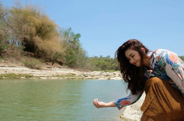 Bak Gadis Desa, Intip 5 Potret Nafa Urbach saat Blusukan (3)