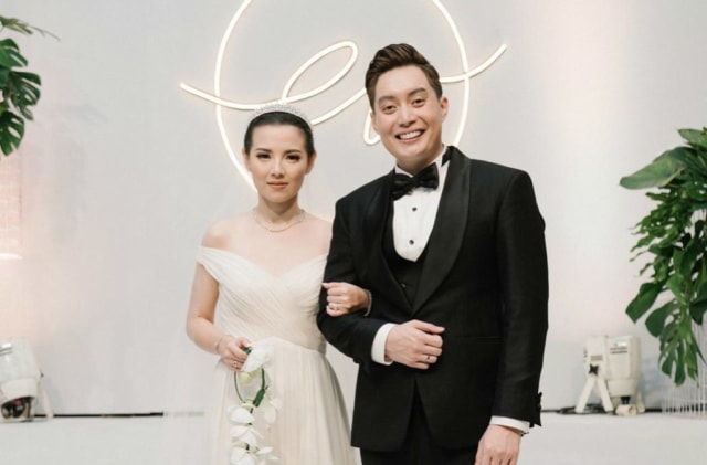 5 Potret Manis dari Pernikahan Edric Tjandra dan Venny Chandra, Romantis Banget!