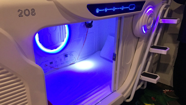Bagian interior kamar kapsul milik JakPod Capsule Hotel. (Foto: Bella Cynthia/kumparan)