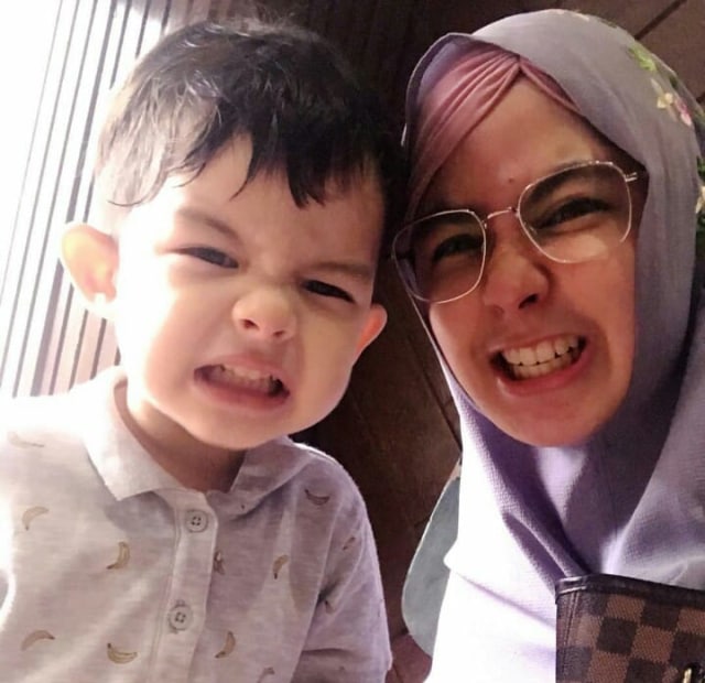 7 Potret Bahagia Risty Tagor Bersama Ketiga Anaknya (2)
