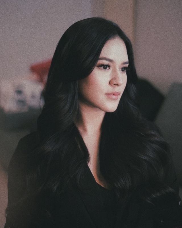 5 Tipe Kepribadian Wanita Berdasarkan Panjang Rambutnya (4)