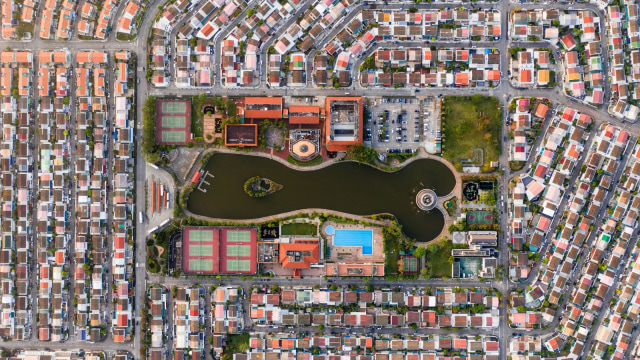Foto udara yang menunjukkan perumahan di Hong Kong.  (Foto: AFP/Dale DE LA REY)