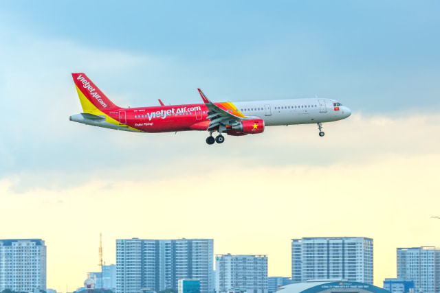 VietJet Air Mengudara (Foto: Shutter Stock)