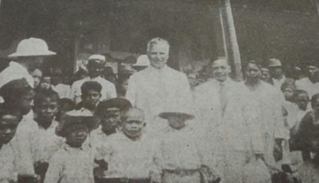Charlie Chaplin di Garut tahun 1932. (Foto: Dok. Buku 'Garut Kota Intan' karya Kunto Sofianto)