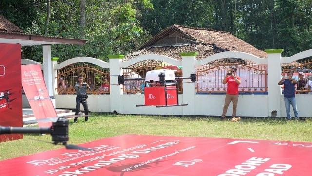 JDrone seri Y3 mendarat di JD.ID Drone Pad di MIS Nurul Falah pada Selasa (8/1). (Foto: Dok. JD.ID)