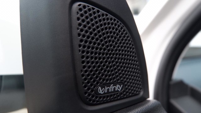 SUV Wuling Almaz resmi mengaspal di Indonesia, tantang CR-V, Pajero Sport dan Fortuner. (Foto: Aditya Pratama Niagara / kumparanOTO)