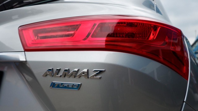 SUV Wuling Almaz resmi mengaspal di Indonesia, tantang CR-V, Pajero Sport dan Fortuner. (Foto: Aditya Pratama Niagara / kumparanOTO)