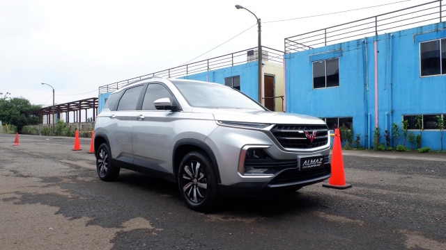 SUV Wuling Almaz resmi mengaspal di Indonesia, tantang CR-V, Pajero Sport dan Fortuner. (Foto: Aditya Pratama Niagara / kumparanOTO)
