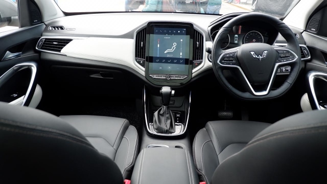 Desain kokpit Wuling Almaz (Foto: Aditya Pratama Niagara/kumparanOTO)
