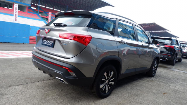 Inilah tampilan Wuling Almaz dari belakang (Foto: Aditya Pratama Niagara/kumparanOTO)