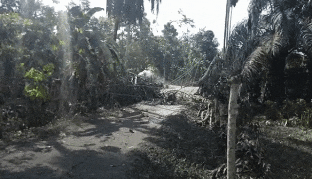 Galian sumur bor milik salah seorang warga di Desa Tanjong Meunyo, Kecamatan Jambo Aye, Aceh Utara mengeluar semburan lumpur bercampur gas. (Foto: Dok. Istimewa)