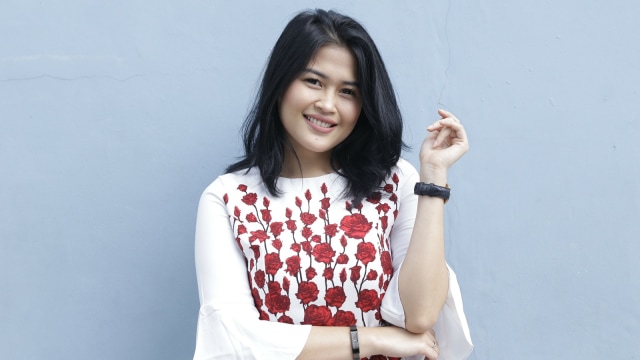 Penyanyi dangdut Ovi Sovianti saat hadir di acara Rumpi Trans TV Jakarta Rabu (23/1).  (Foto: Ronny/kumparan )