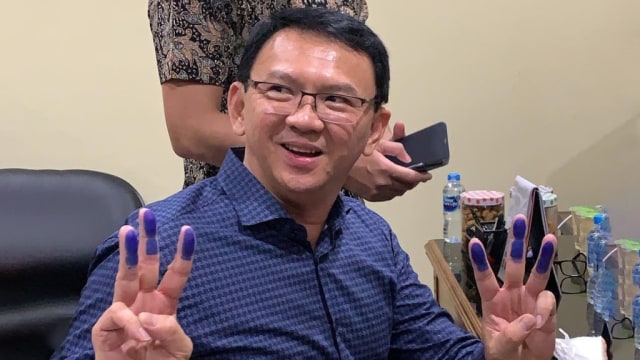 Basuki Tjahaja Purnama usai menandatangani dokumen pembebasan di Mako Brimob Kelapa Dua. (Foto: kumparan/Instagram/@basukibtp)