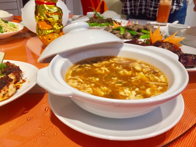 Hot and Sour Soup Chicken-Harris Hotel Conventions Kelapa Gading (Foto: Dok. Harris Hotel)
