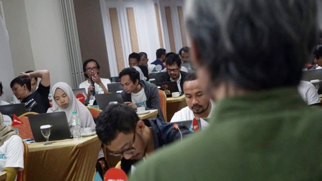 Suasana seminar 1001 Start Up Media Online batch 2 pada sesi materi Video Jurnalisme: Etika Video Jurnalisme, Jumat (25/1). (Foto: Fanny Kusumawardhani/kumparan )