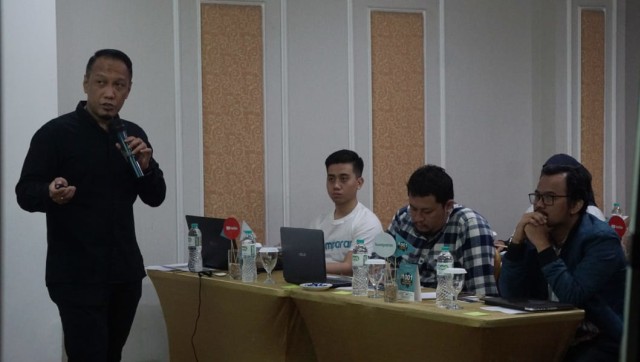 Ipang Wahid memberikan materi General Video di Onboarding 1001 Start Up Media Online batch 2 (Foto: kumparan/Fanny Kusumawardhani)
