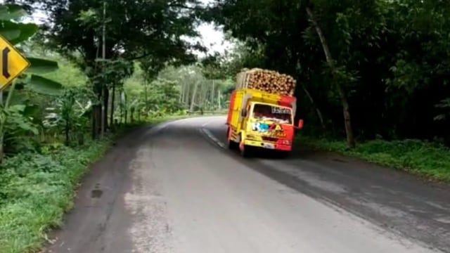 Polres Lumajang tangkap pengemudi ‘truk goyang’. (Foto: Dok. Polres Lumajang)