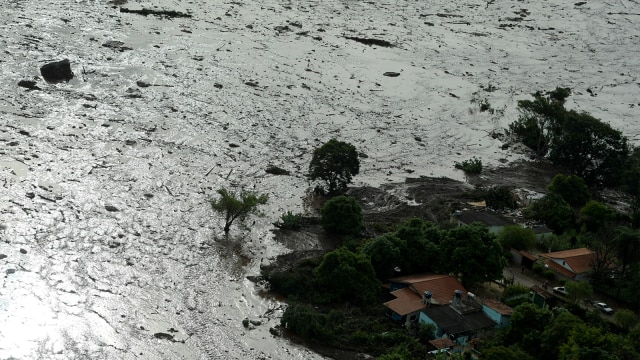 Bendungan di Kota Brumadinho, Brazil, yang Jebol. (Foto: REUTERS/Washington Alves)
