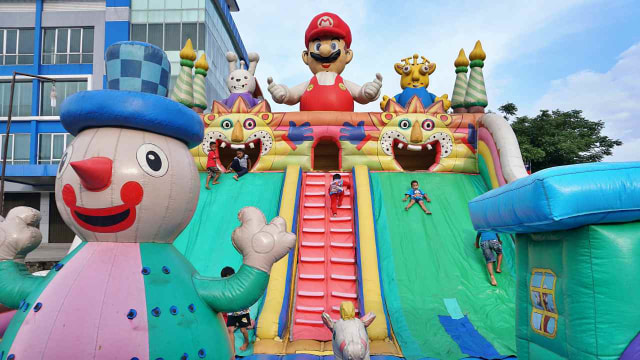 Wahana Rumah Balon Hiburan anak (Foto: Helmi Afandi/kumparan)