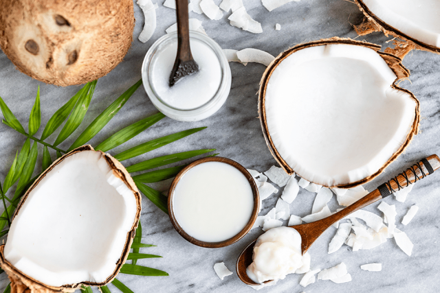 5 Manfaat Minyak Kelapa untuk Rambut, Bisa Bikin Halus! (1)