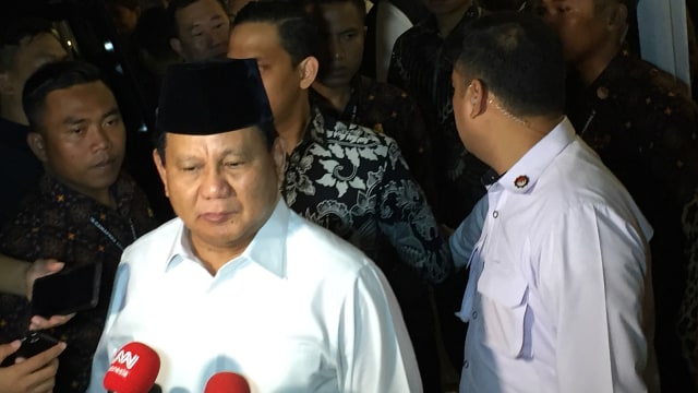 Prabowo Subianto di rumah duka Pendiri Sinar Mas Eka Tjipta Widjaja (27/1). (Foto: Tsana F. Kamilla/kumparan)