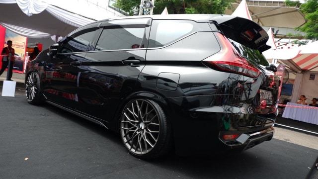 Modifikasi Xpander bergaya elegan nan ceper tampak serong kiri (Foto: Aditya Pratama Niagara/kumparanOTO)